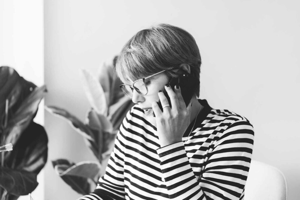 woman making a phone call
